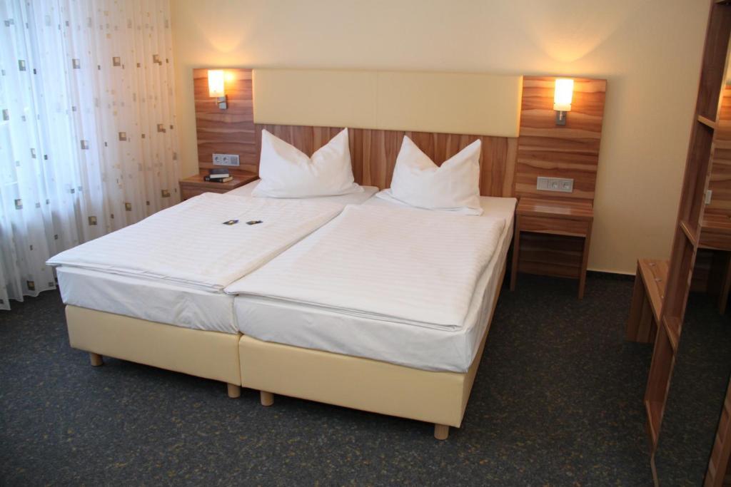 Landhotel Karrenberg Kirchberg an der Jagst Pokoj fotografie